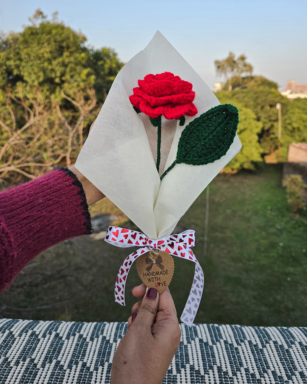 Crochet red rose Single crochet red rose with leaf