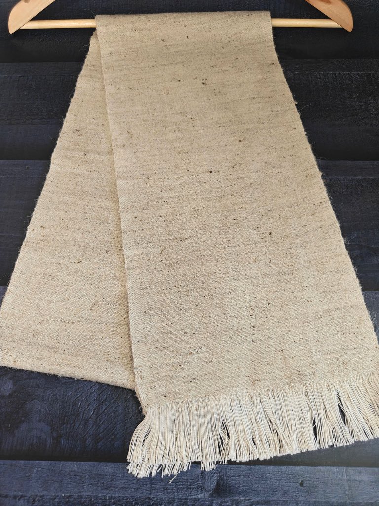 handwoven himalayan nettle fibre muffler